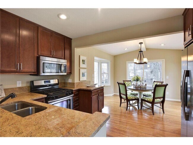 Building Photo - 27405 Pine Bend
