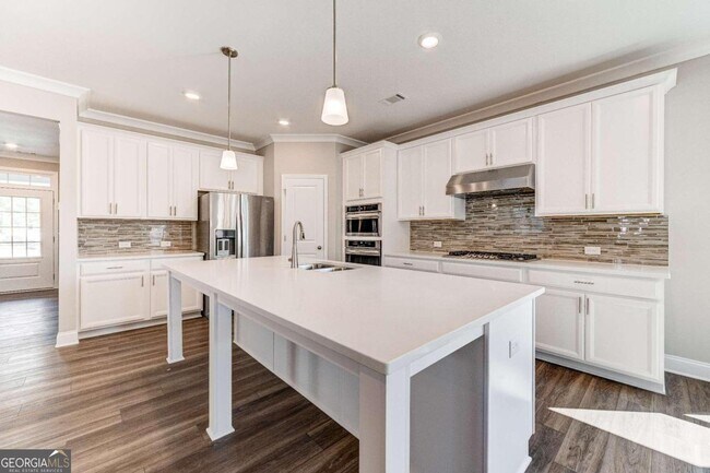 Building Photo - 1060 River Park Dr