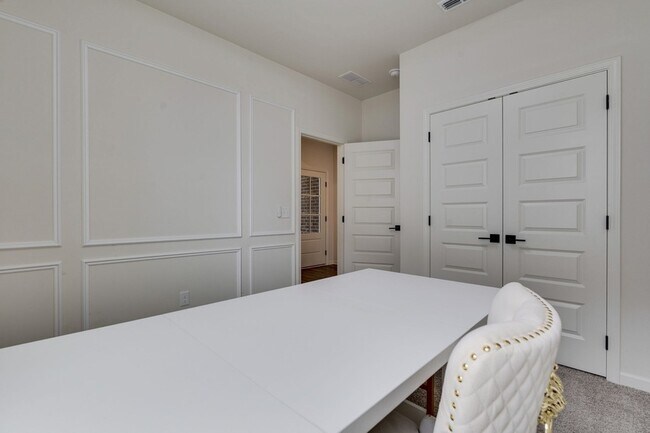 Building Photo - 945 Pleasant Ridge Run