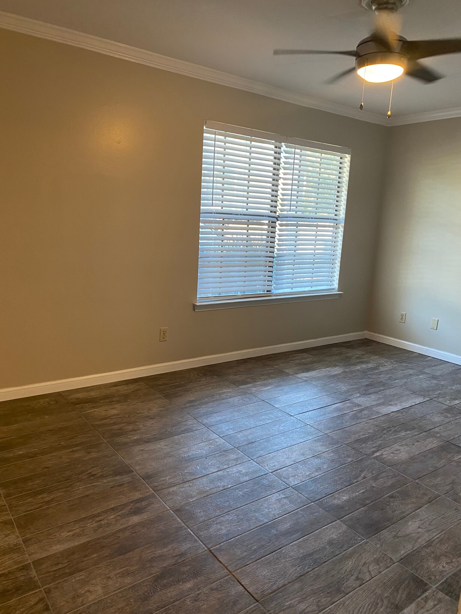 Master Bedroom - 3850 Creighton Rd