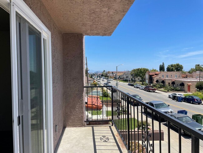 Building Photo - Open and Spacious 2 Bedroom, 1 Bathroom Apartment in San Pedro