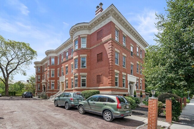 Building Photo - 141 Longwood Ave
