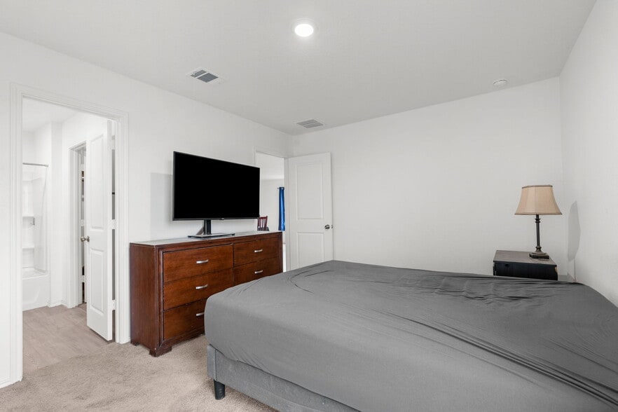 Building Photo - 7235 Eclipse Pl