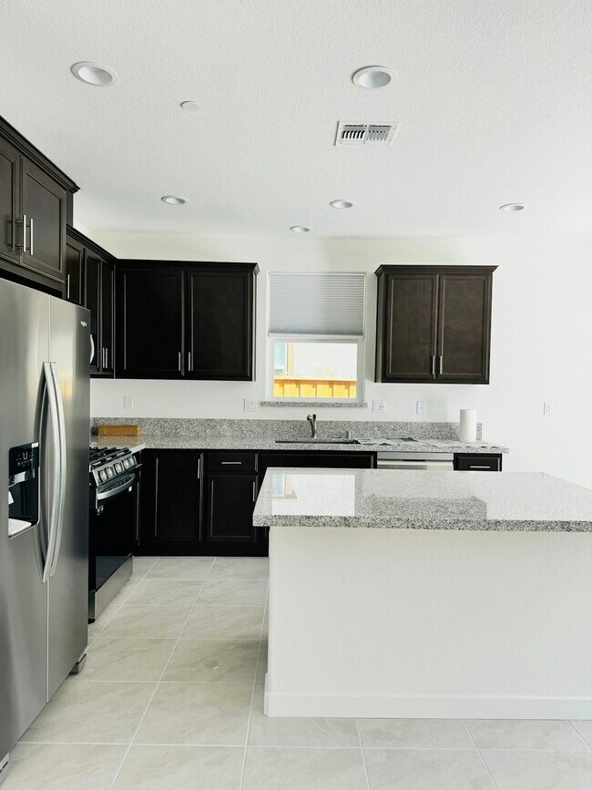 Building Photo - 5395 Trimonti Cir
