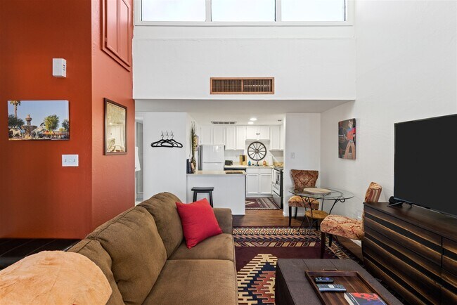 Primary Photo - 4165 N Craftsman Ct