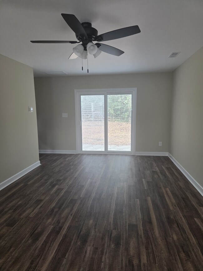 Building Photo - 210 W Washington Exd