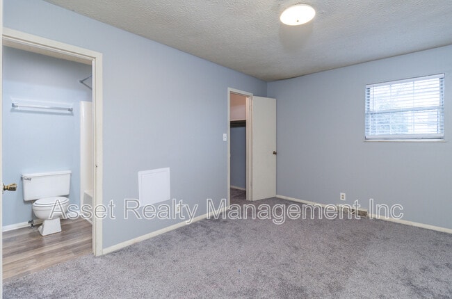 Building Photo - 9157 Cedarpark Ln NW