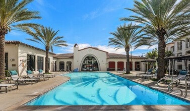 Building Photo - Vineyards at Paseo Del Sol
