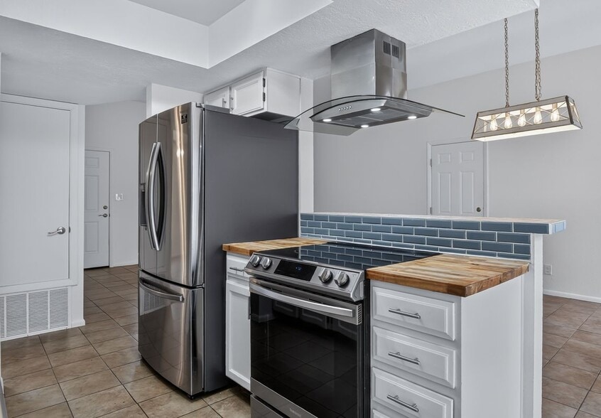 Building Photo - 10501 Delicado Pl NE