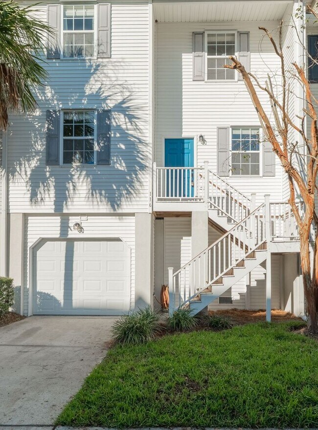 Building Photo - 116 Winding River Dr