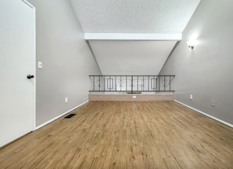 Building Photo - 405 NE 85th St