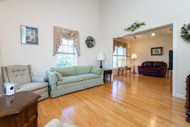 Building Photo - 37 Augusta Way