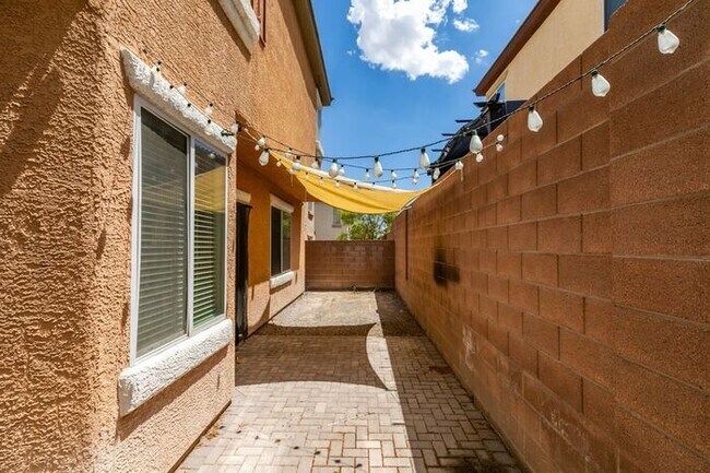 Building Photo - Beautiful 3 Bed / 3 Bath Home in Skyridge Community