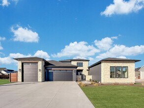 Building Photo - Luxury New Construction in Centerra: 4-Bed High-End Home, Dog Friendly, Fenced Yard, Near Downtow...