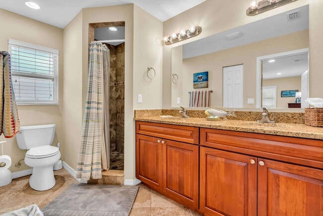 Building Photo - 2852 Gulf Gate Dr