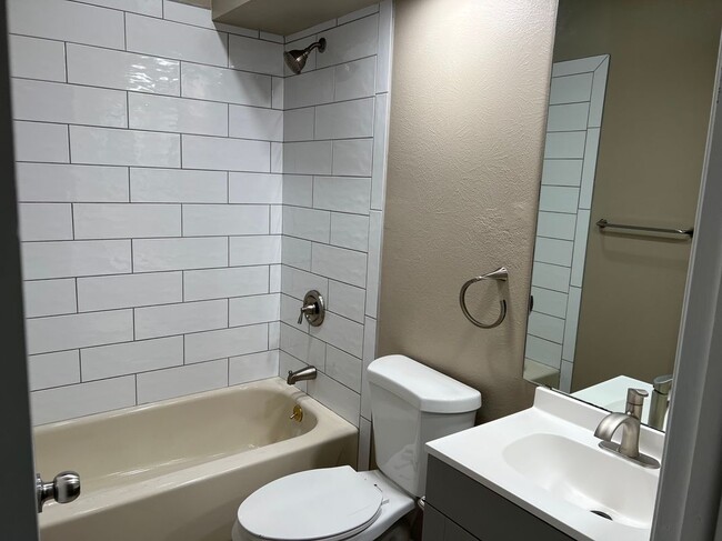 Building Photo - 14798 E Wagontrail Dr