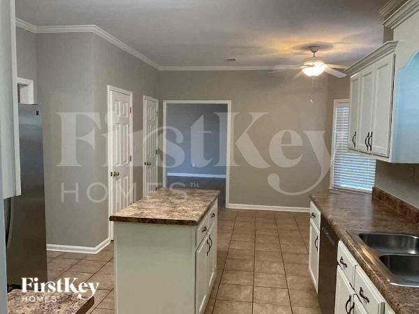 Building Photo - 350 E Nolley Dr