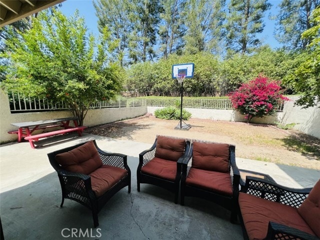 Building Photo - 1001 Creekside Dr
