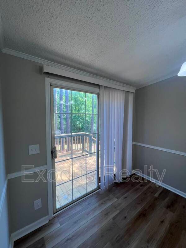 Building Photo - 771 Deer View