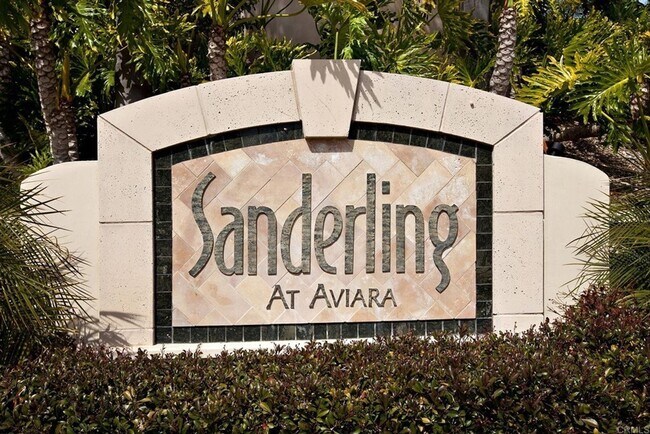 Primary Photo - Bright And Airy End Unit In Gated Sanderling Community