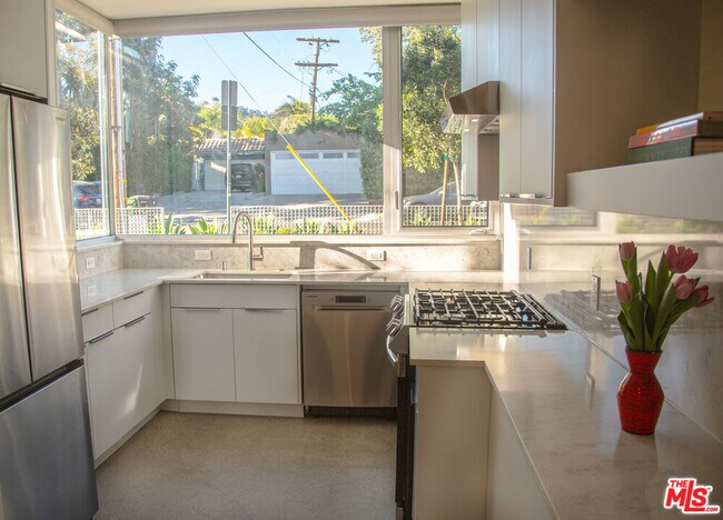 Building Photo - 4826 Franklin Ave