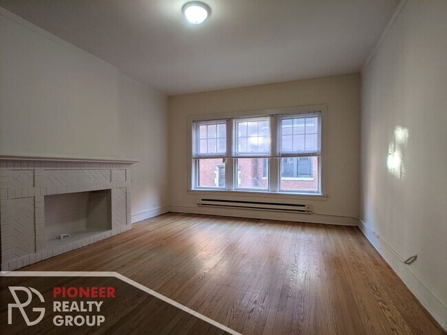Building Photo - 1025 Dempster St