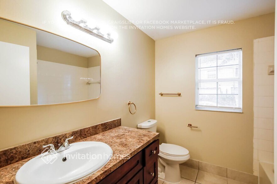 Building Photo - 10890 NW 46th Dr