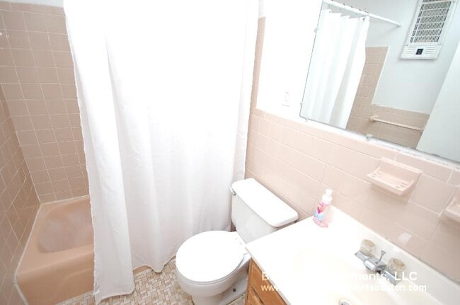 Building Photo - 226 Parker Hill Ave