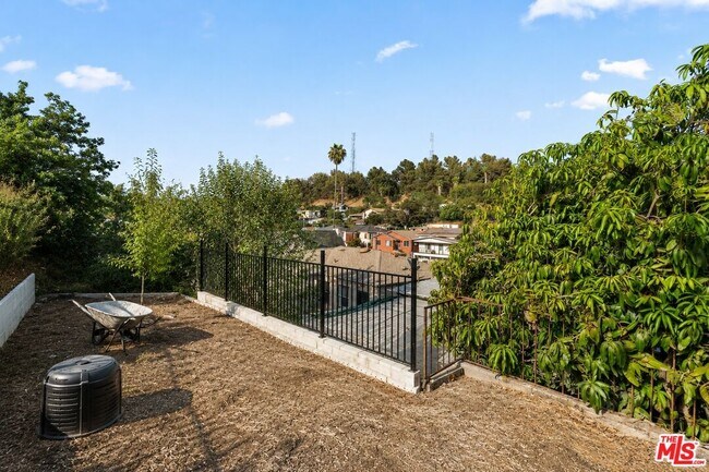 Building Photo - 1155 Miller Ave