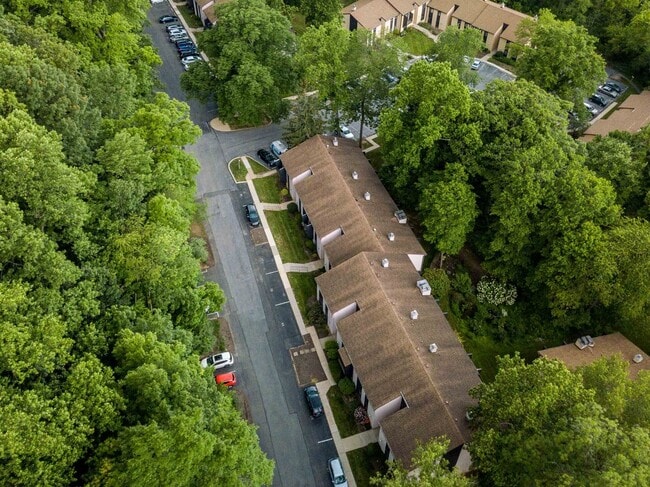 Building Photo - Spacious 3 Bedroom, 2 Bath Condo in Unionv...