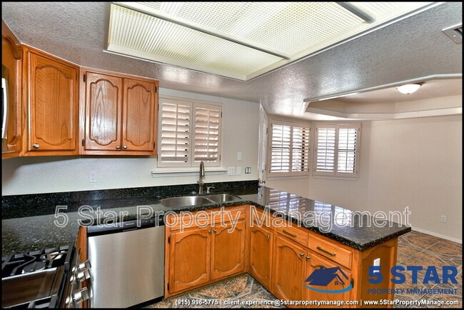 Building Photo - 11620 Laura Marie Dr