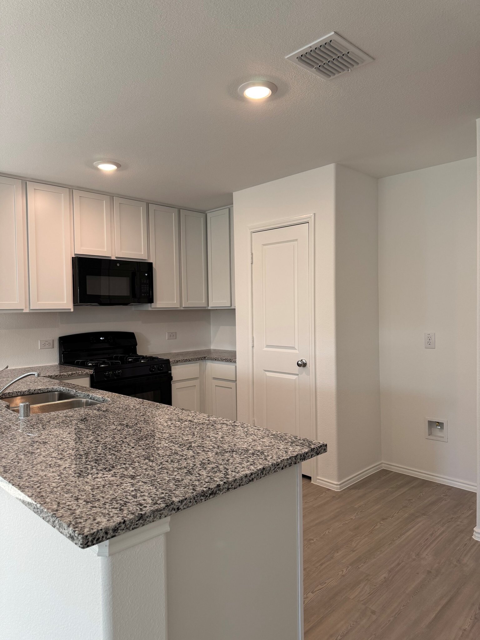 Building Photo - 11815 Hermosa Ln