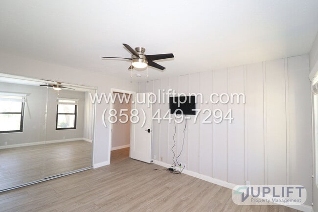 Building Photo - 4721 Meadowridge Rd