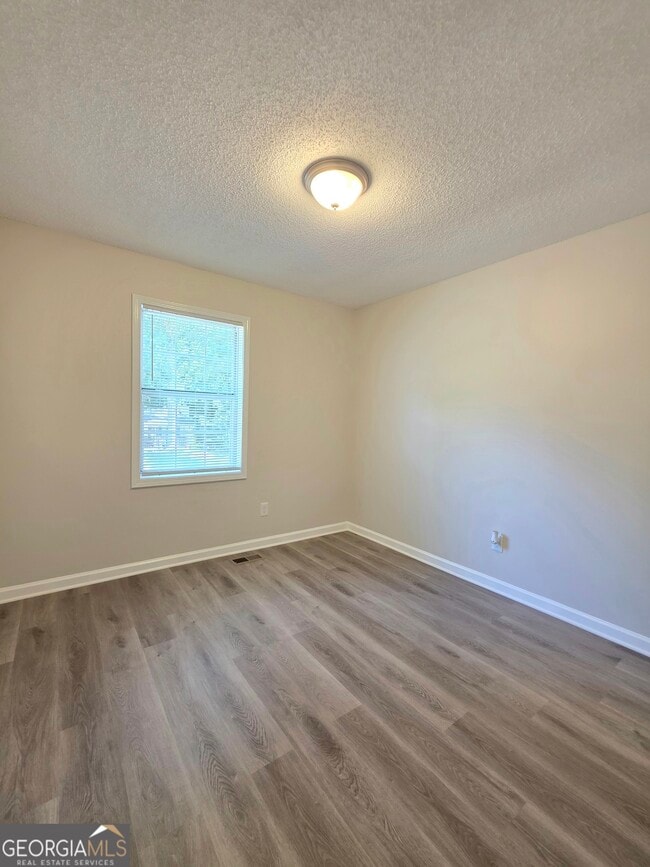 Building Photo - 232 Hampton Dr