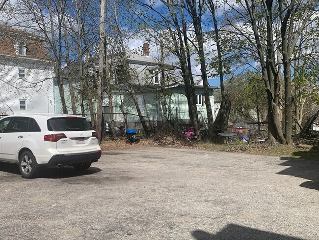 Building Photo - 549 4th St