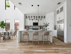 Building Photo - 1958 Toronto St