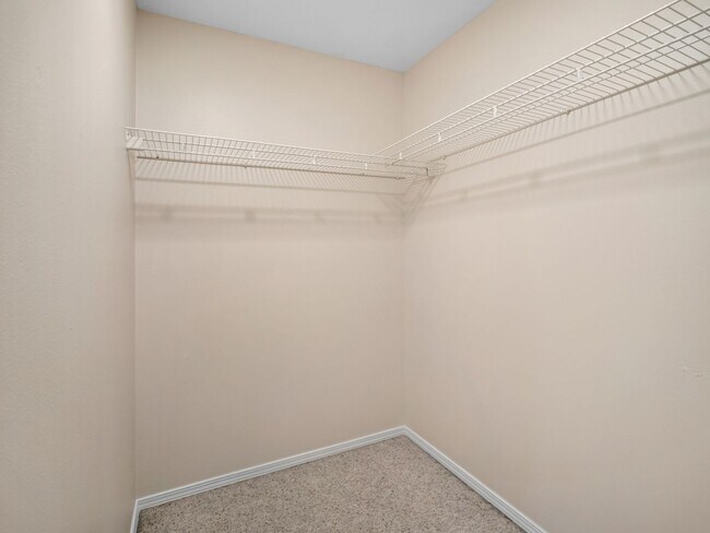 Building Photo - Spacious Home with Fenced Yard & Garage – ...