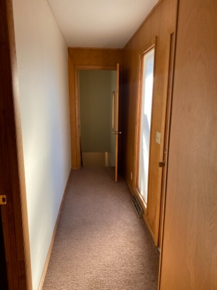 Building Photo - 3241 W 15th St N