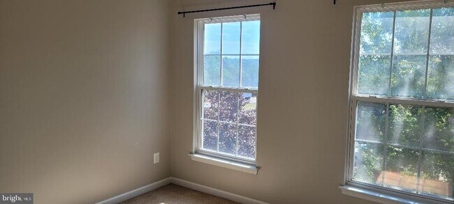 Building Photo - 20401 Trails End Terrace