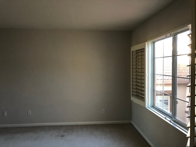 Building Photo - 2295 Lenox Pl