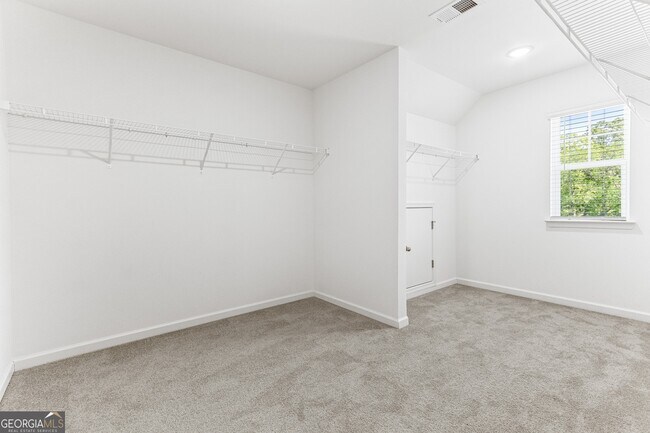 Building Photo - 1307 Trident Maple Chase