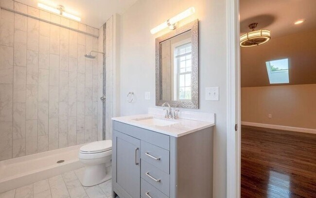 Building Photo - 118 Radcliffe Ave