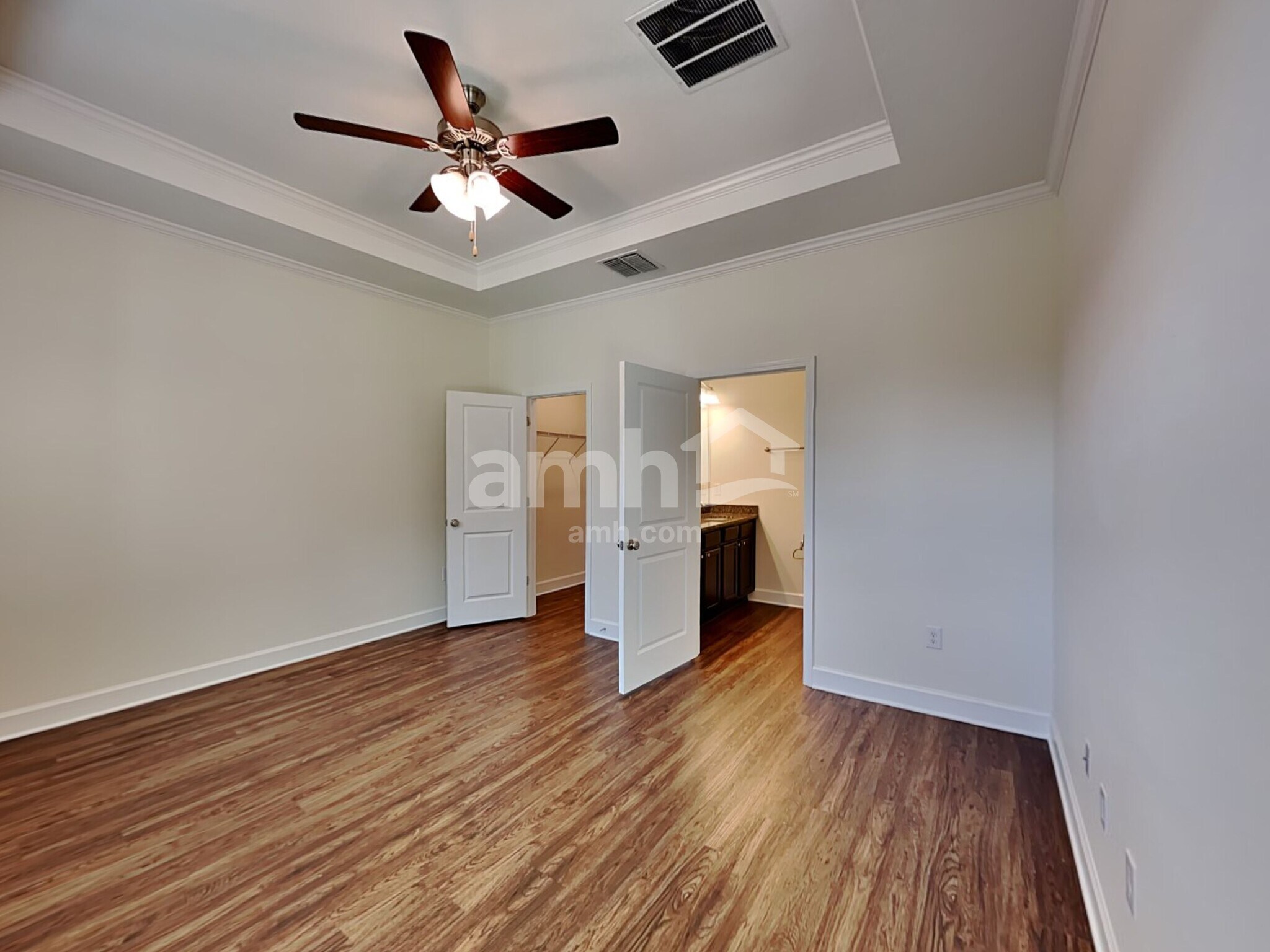 Building Photo - 916 Walden Woods Dr