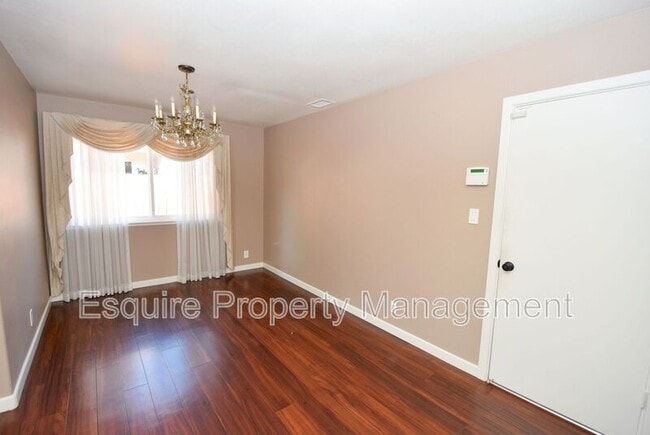 Building Photo - 1335 Lawrence Way