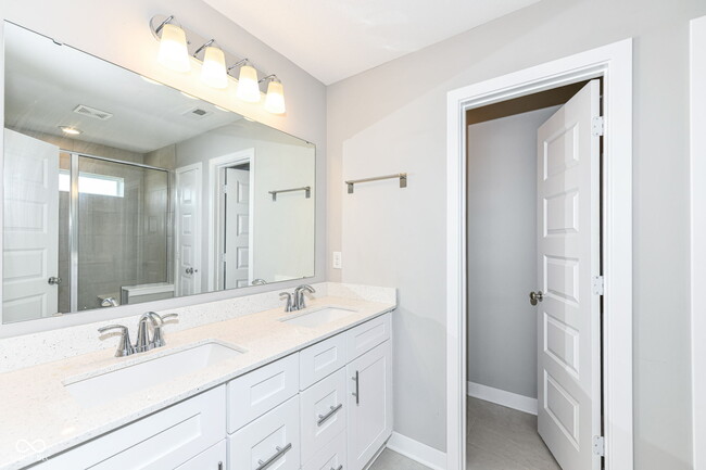 Building Photo - 6898 Sunstone Pl