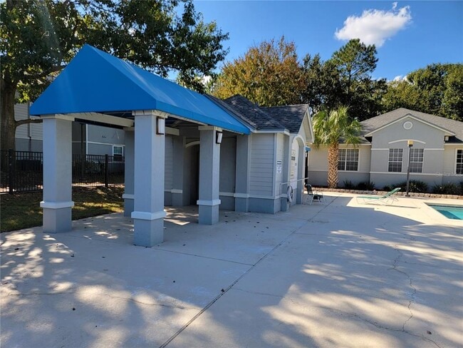 Building Photo - 3705 SW 27th St