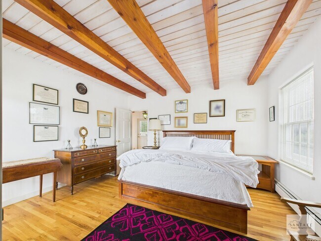 Building Photo - Downtown Fully Furnished Home Available Now!