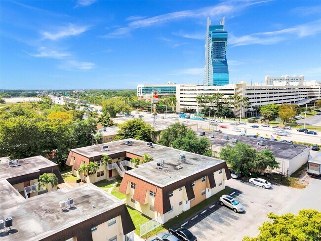 Building Photo - 4530 SW 54th St