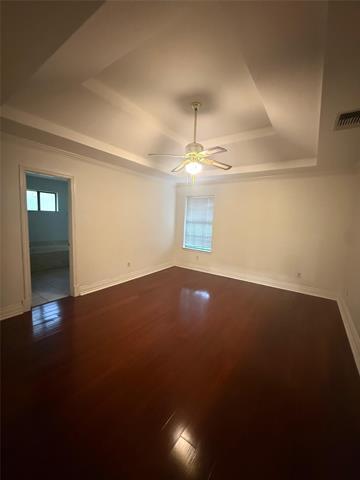 Building Photo - 1009 Village Wood Ct