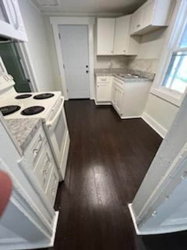 Building Photo - Newly Renovated Rental Home!